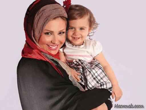 کودک در آغوش نیوشا ضیغمی