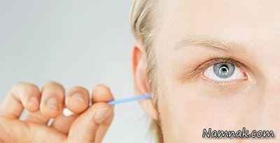 فرو کردن گوش پاک کن در گوش