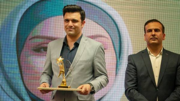 تندیس زرین برند شون