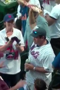 پدر نمونه در زمین بیسبال پدر خوب