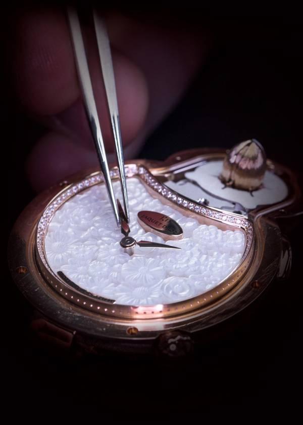 ساعت با طرح گل