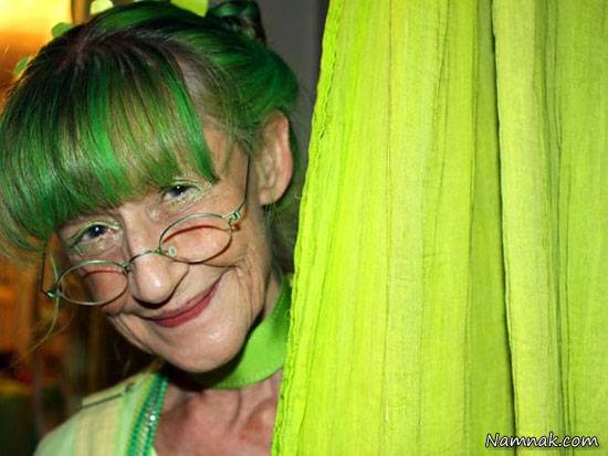 زن هنرمندی که سالهاست فقط لباس سبز می پوشد! + تصاویر زن هنرمند