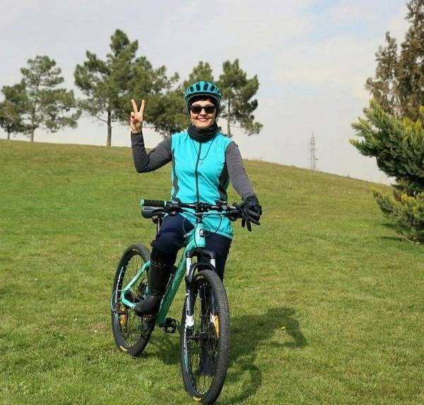 آناهیتا همتی