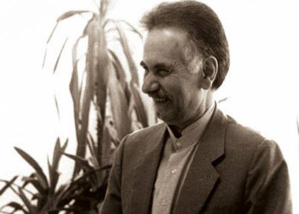 کیومرث صابری فومنی