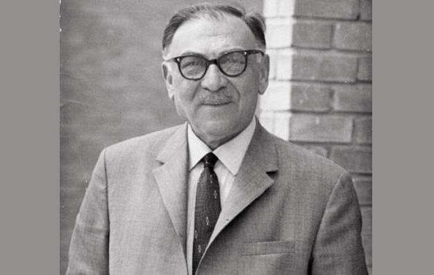 داوود پیرنیا موسس برنامه رادیویی گل ها داوود پیرنیا