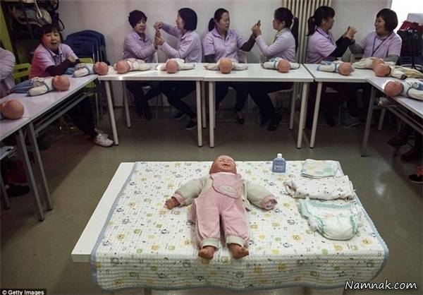 آموزش بچه داری در دانشگاه های چین! + تصاویر بچه داری