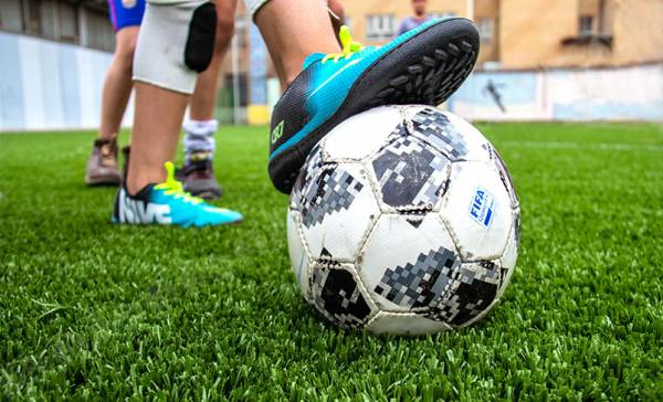 چمن مصنوعی فوتبال