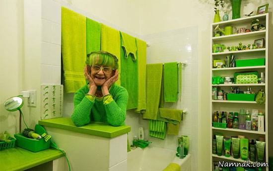 زن هنرمندی که سالهاست فقط لباس سبز می پوشد! + تصاویر زن هنرمند