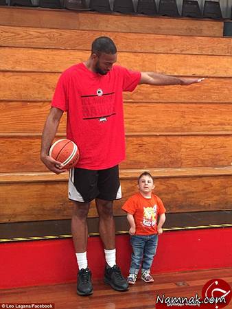 پسر کوتاه قد پسر