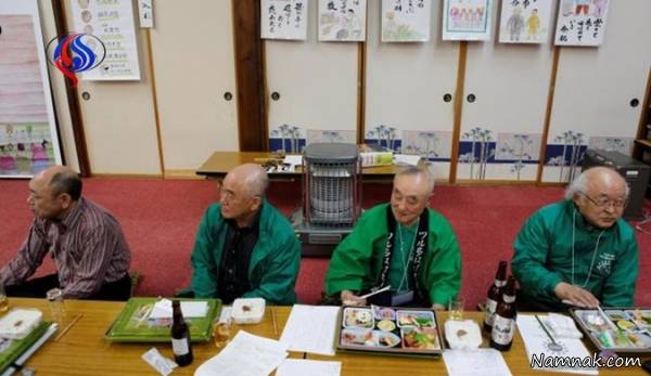 مردان ژاپنی برای بزرگداشت کچلی رقابت می کنند! مردان ژاپنی