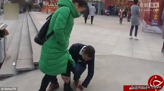 پافشاری عجیب یک واکس زن در واکس زدن کفش + عکس واکس زدن