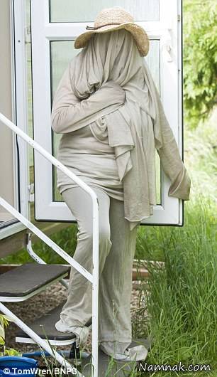 حساسیت های عجیب این زن 50 ساله + عکس حساسیت های عجیب