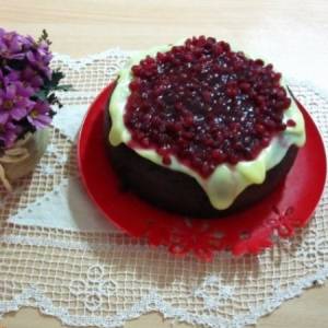 کیک با تزیین ژله و انار