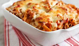 پنه با سس گوشت و ميگو