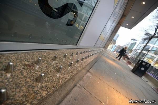 فرشی از میخ برای استقبال از بی خانمان ها فرش میخ