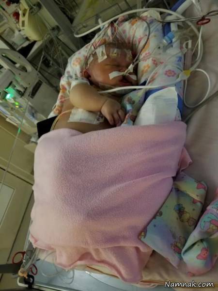 بوسیدن نوزاد