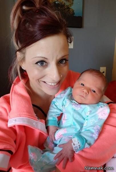 بوسیدن نوزاد