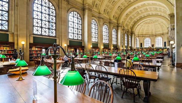 تعداد کتاب خانه های عمومی در آمریکا