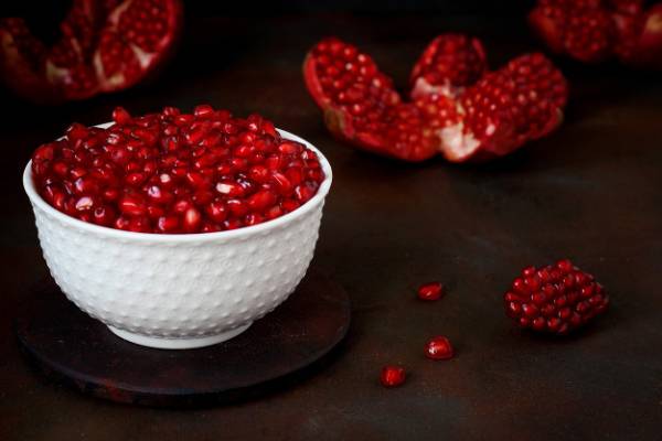 خوردن انار شیرین