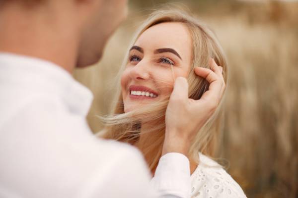 فواید نوازش همسر